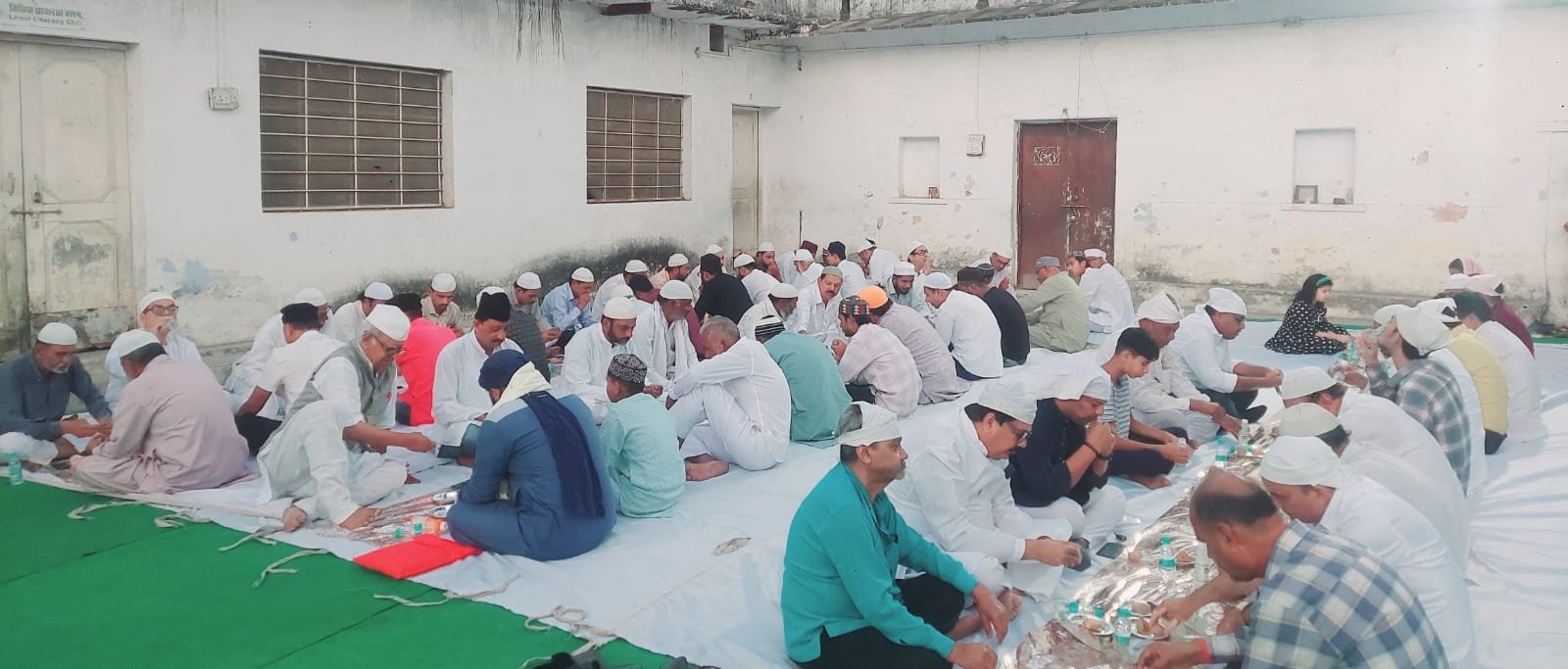 कांग्रेस पूर्व जिलाध्यक्ष के यहां हुआ रोजा इफ्तार